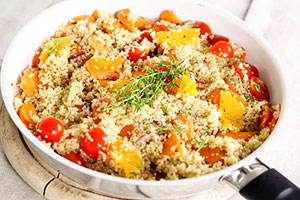 Mit Quinoa lassen sich leckere, eiweißreiche Gerichte zaubern.