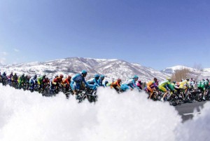 Die richtige Bekleidung ist vor allem bei schwierigen Witterungsbedingungen das A und O - nicht nur im Radsport