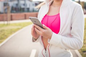 Fitness Apps für das Smartphone können für ein strukturiertes Trainingsprogramm sorgen.