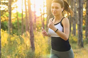 Trainingspläne für den Laufsport lassen sich mit dem Smartphone und in Verbindung mit dem Internet leicht erstellen.