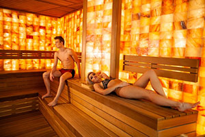 Ein Saunabesuch kann einen gelungenen Wintertag nach dem Sport abrunden.