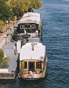 Ein Urlaub auf einem Hausboot auf der Müritz ist ein tolles Abenteuer und eignet sich sowohl für Paare als auch für Familien.